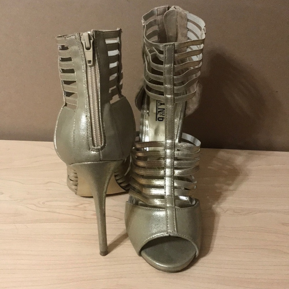 Stilettos - Picture 2 of 2